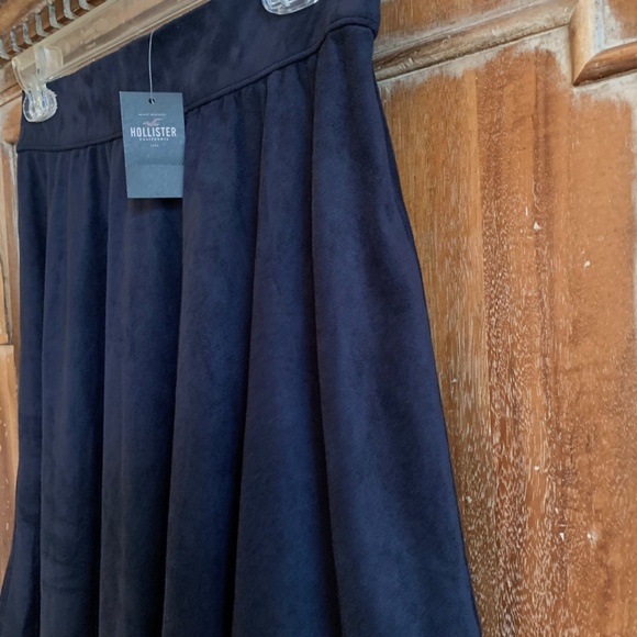 Hollister Faux Suede Stretch Skater Skirt Size Large - Picture 4 of 9